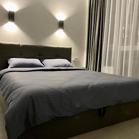 Slavutich Apartments Near Metro Station Kiev Esterno foto