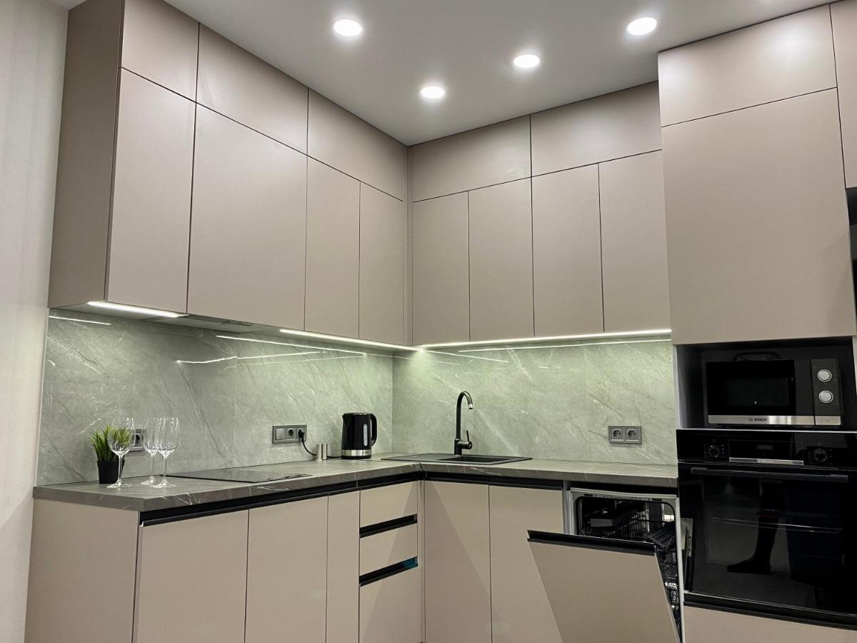 Slavutich Apartments Near Metro Station Kiev Esterno foto