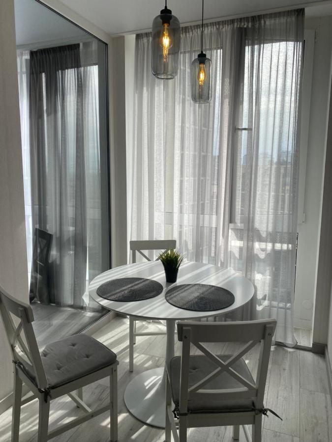 Slavutich Apartments Near Metro Station Kiev Esterno foto